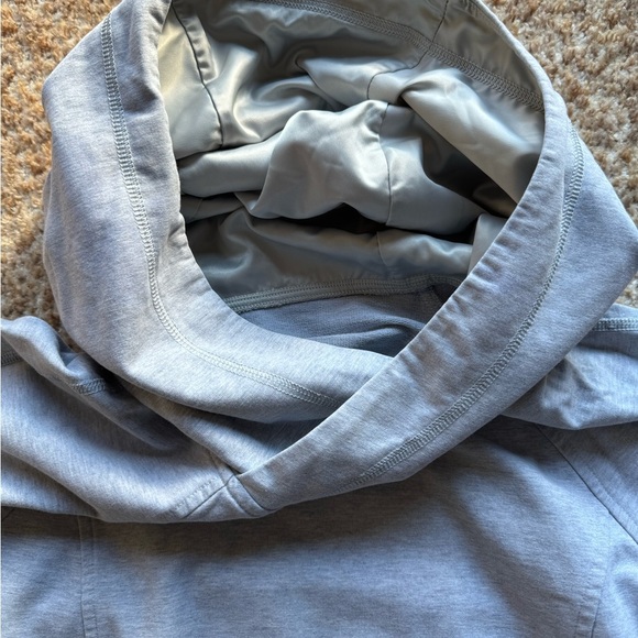 Lululemon Athletica Women's Hoodie size 4 gray - Picture 2 of 5